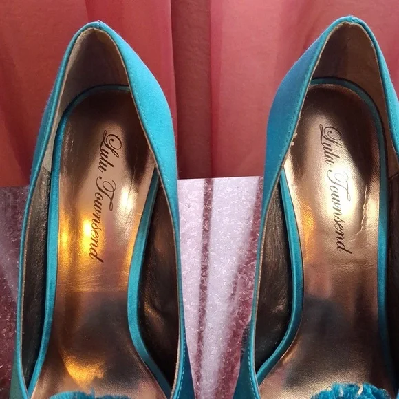 Lulu Townsend Turquoise Flower Heels - Picture 5 of 8